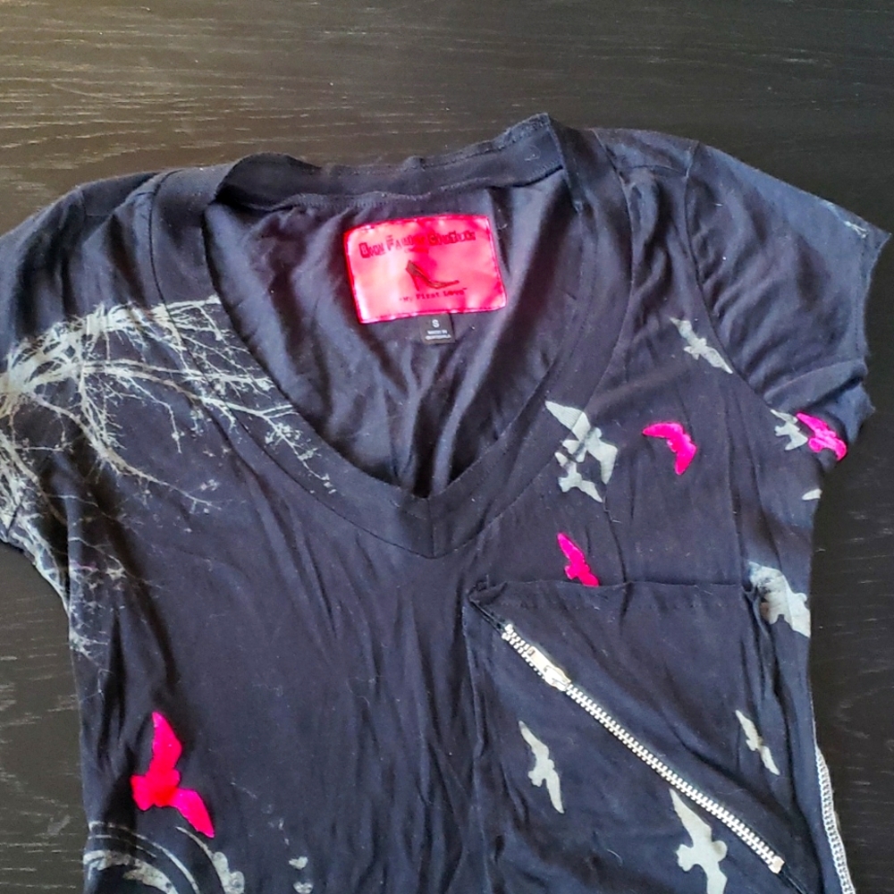 Born famous tee